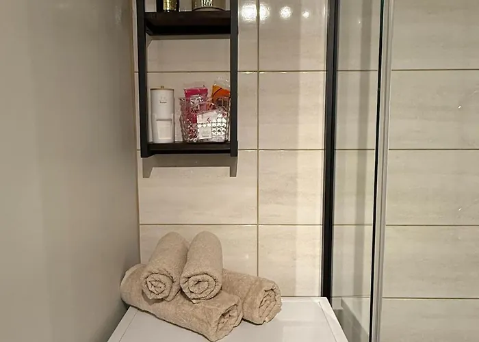 Amaraa Pikk - Feels Better Than *